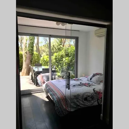Joli T2 Golfs De Valescure, Jardin Prive, Piscine Et Tennis Dans La