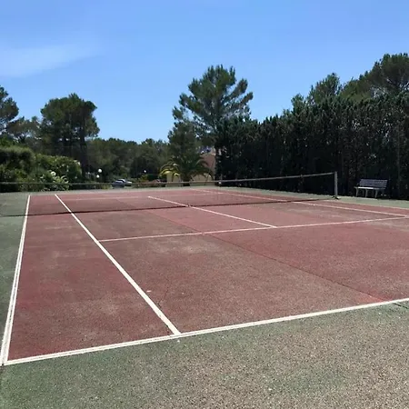 Joli T2 Golfs De Valescure, Jardin Prive, Piscine Et Tennis Dans La Saint-Raphael (Var)