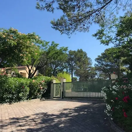 Joli T2 Golfs De Valescure, Jardin Prive, Piscine Et Tennis Dans La Apartment *
